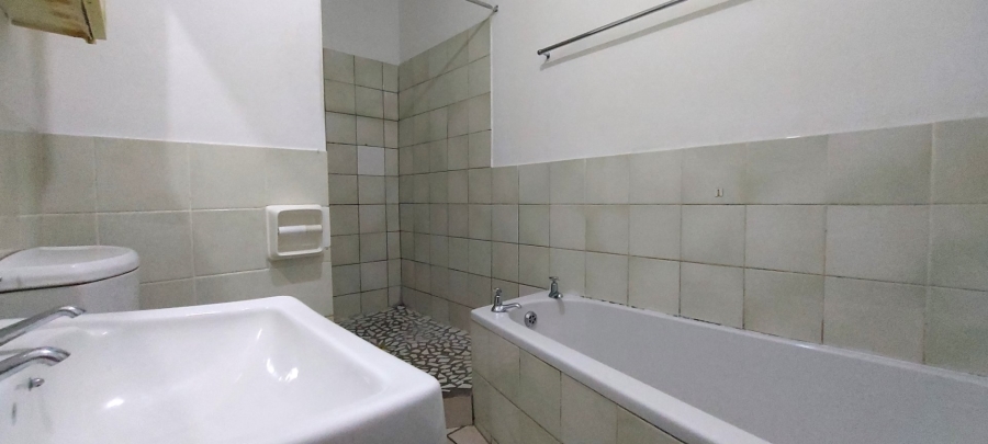 1 Bedroom Property for Sale in Kaffrarian Heights Eastern Cape